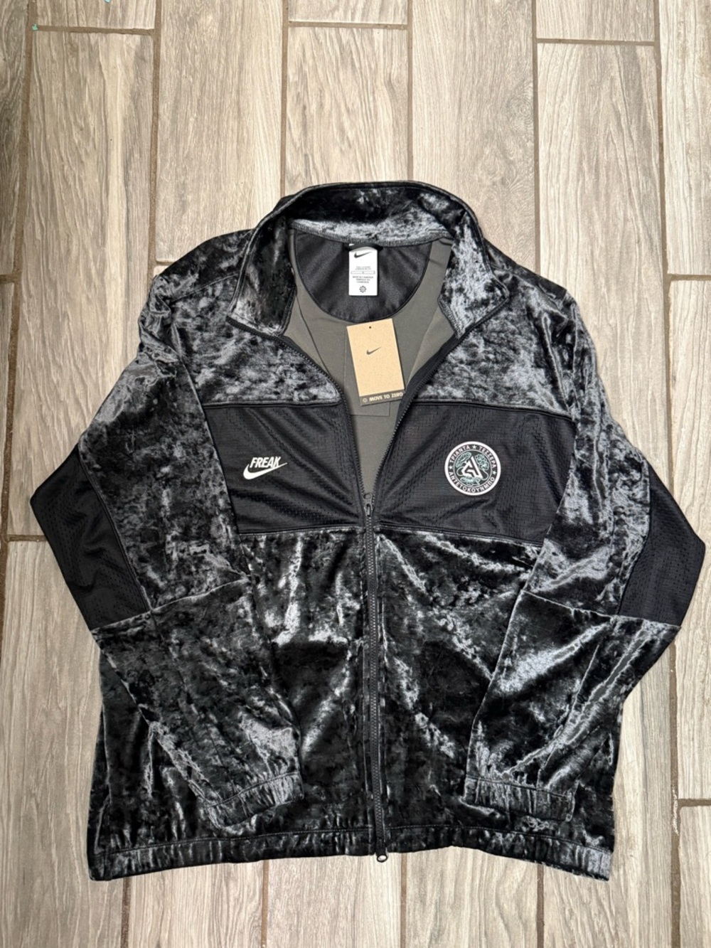 Nike Giannis Greek Freak Velour Full-Zip Jacket Size Large